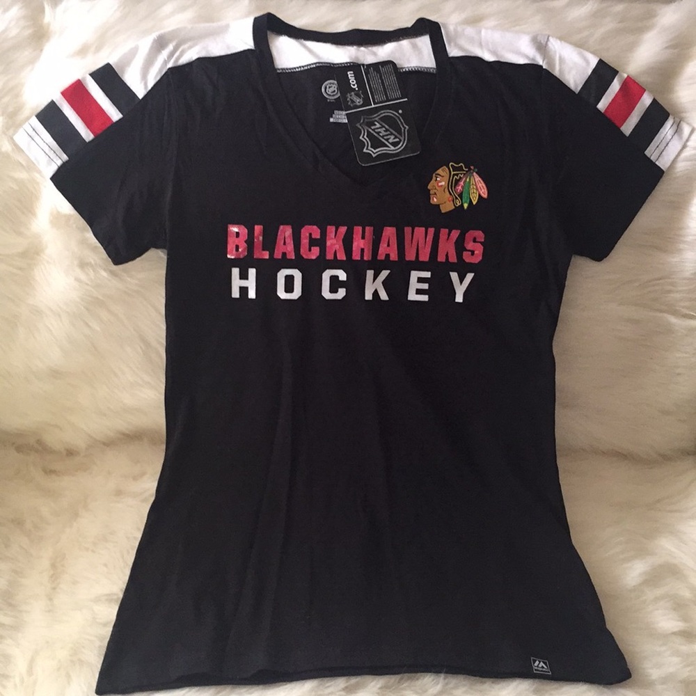 👚BlackHawks Hockey V-neck T-shirt👚
